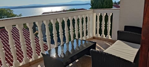Natural landscape, View (from property/room), Balcony/Terrace, Seating area, Dining area, Sea view