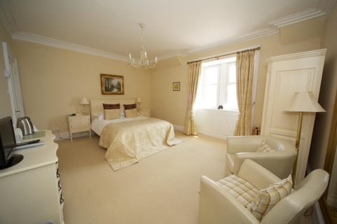 Bed, Seating area, Bedroom, Sea view