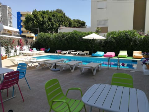Swimming pool