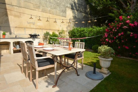 Patio, BBQ facilities
