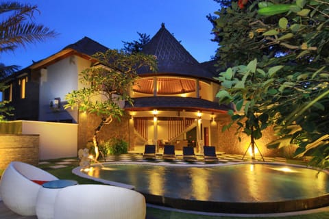 Balcony/Terrace, Seating area, Bedroom, On site, Garden view, Pool view, Swimming pool