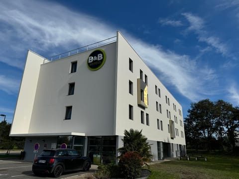 Property building, Parking