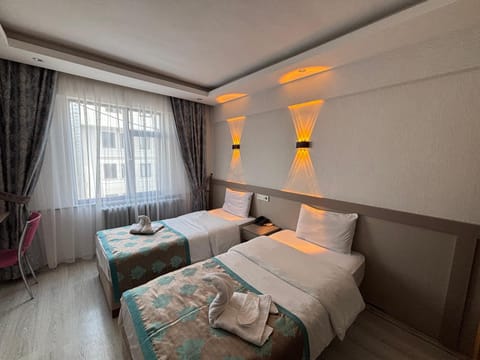 Bedroom, towels