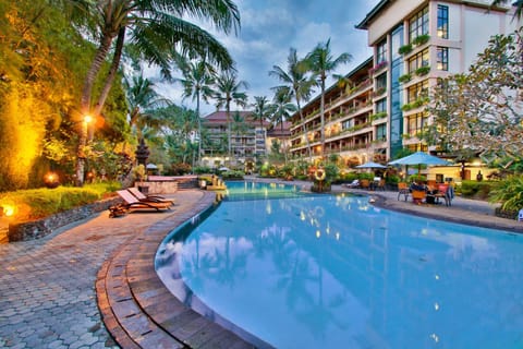 Property building, Swimming pool, Swimming pool