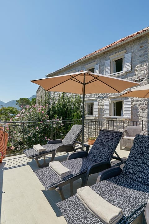 Mediterranean Holiday House & Apartments Bed and Breakfast in Kotor Municipality