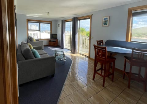 Kitchen or kitchenette, Living room, Sea view
