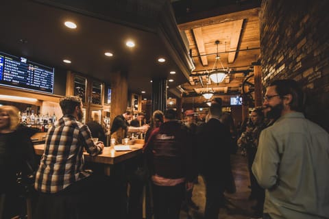 Restaurant/places to eat, People