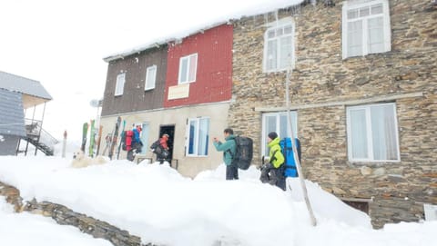 Property building, People, Winter, group of guests