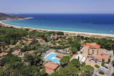 Property building, Nearby landmark, Bird's eye view, Beach, Mountain view, Pool view, Sea view, Swimming pool