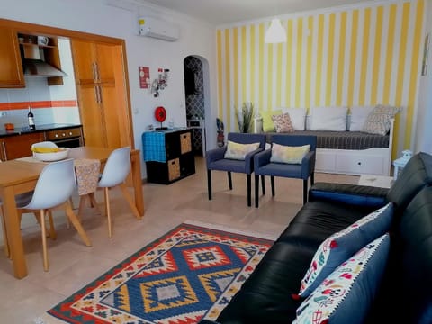 Kitchen or kitchenette, Living room, Seating area