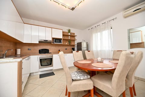 Apartment Ražanac Nikola Apartment in Zadar County