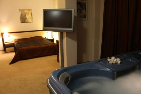 Bed, TV and multimedia