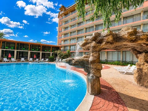 Property building, Pool view, Swimming pool, Swimming pool