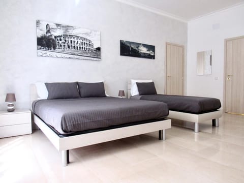 Bed, Photo of the whole room