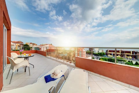 Property building, View (from property/room), Balcony/Terrace, Seating area