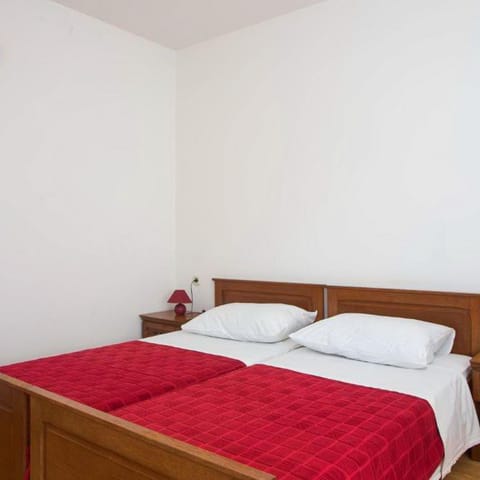 Guest House Hazdovac Rooms Bed and Breakfast in Dubrovnik-Neretva County