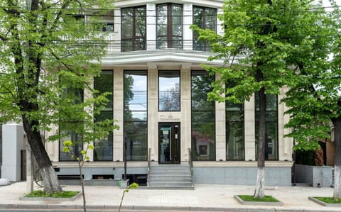 Property building, Photo of the whole room, City view, Street view, Street view
