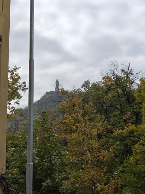 Nearby landmark, Natural landscape, Mountain view