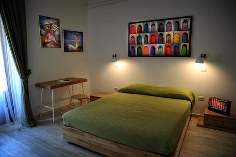 Day, Photo of the whole room