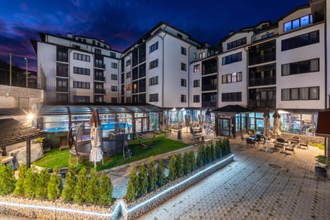Royal Bansko - Family Apart Hotel With All Inclusive Light or HB&Drinks and Hot Pool & Jacuzzis Apartment hotel in Blagoevgrad Province