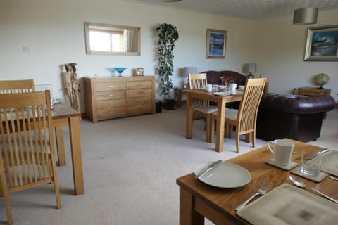 Dining area, Internal: Not applicable to any particular room