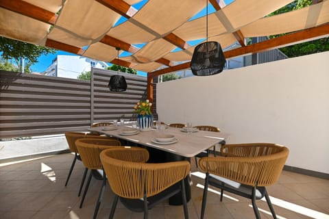 Villa Ines with Pool by the beach House in Okrug Gornji