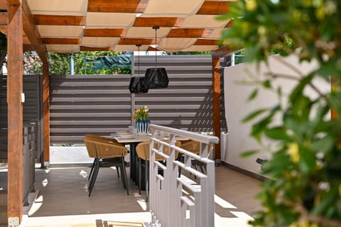 Villa Ines with Pool by the beach House in Okrug Gornji