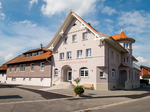 Facade/entrance