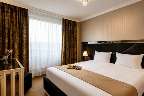 Decorative detail, Bedroom, Breakfast