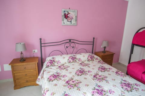 Bed, Bed, bunk bed
