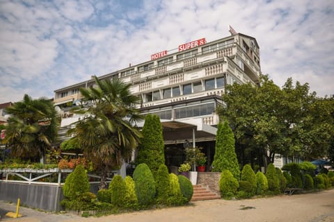 Facade/entrance, Spring, Day, On site, City view, Street view