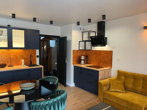 Kitchen or kitchenette, Living room, Seating area