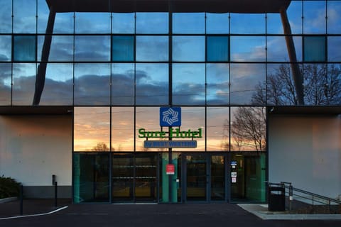 Property building, Facade/entrance, On site