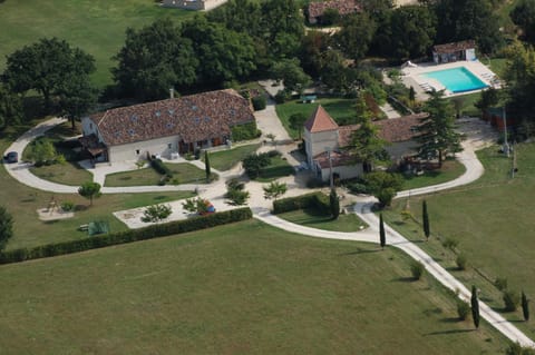 Property building, Communal lounge/ TV room, Bird's eye view, Garden, Library, Dinner, Facility for disabled guests