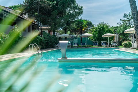 Garden, Swimming pool