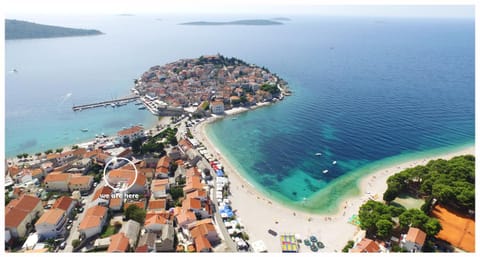 Property building, Bird's eye view, Beach