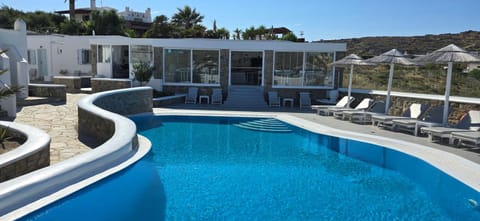 Property building, Day, Swimming pool, Breakfast, sunbed