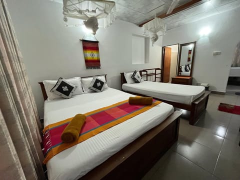 Property building, Bed, Coffee/tea facilities, Photo of the whole room, Bedroom, air conditioner