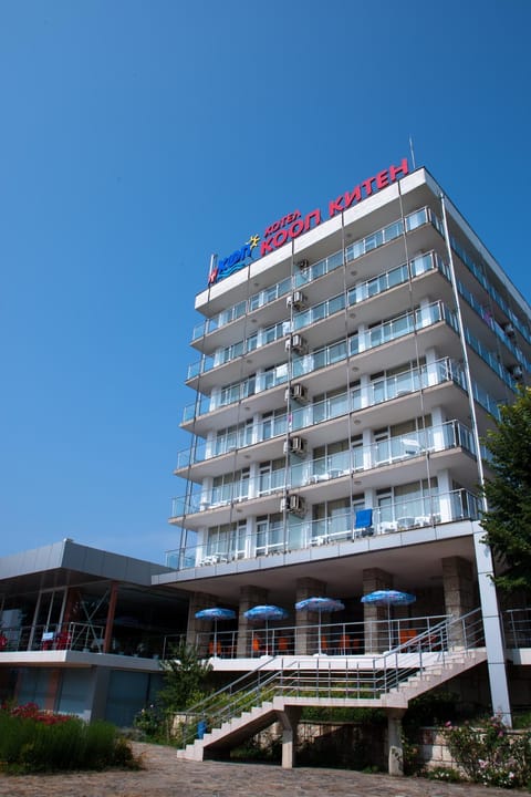 Property building, Day