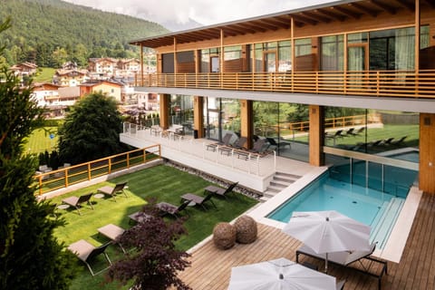 Property building, Garden, Mountain view, Swimming pool