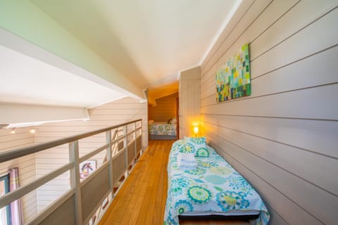 Bedroom, Garden view, Family