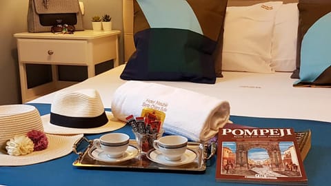 Bed, Coffee/tea facilities, Bedroom