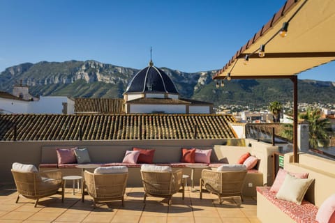 View (from property/room), Balcony/Terrace, Seating area, Mountain view