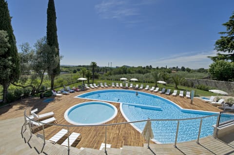 Swimming pool, Swimming pool