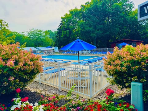Put-in-Bay Island Club #104 House in South Bass Island
