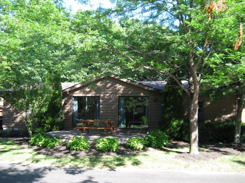 Island Club #104 House in South Bass Island