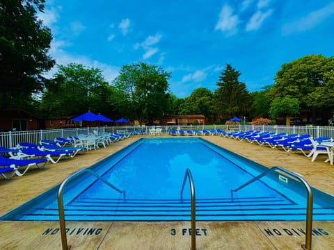 Island Club #113 House in South Bass Island