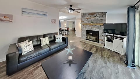 Put-in-Bay Island Club #113 House in South Bass Island