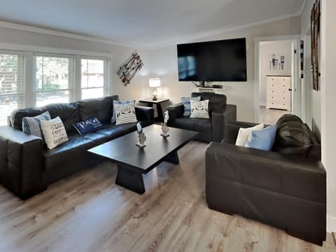 Put-in-Bay Island Club #66 House in South Bass Island