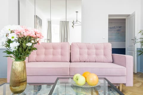 Living room, Food and drinks, Other, Photo of the whole room, Decorative detail, Seating area, Food
